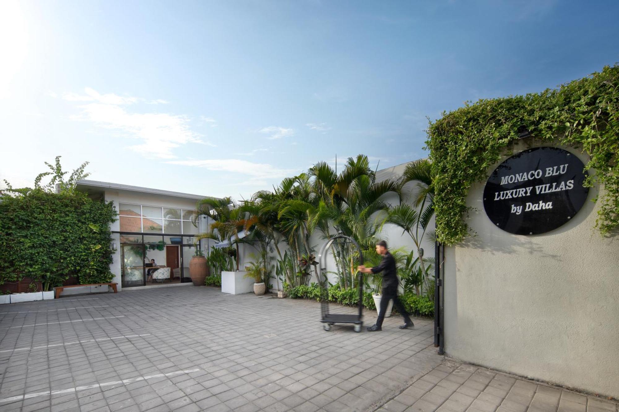 Villa The Luxury Collection, Monaco Blu Seminyak Exterior foto